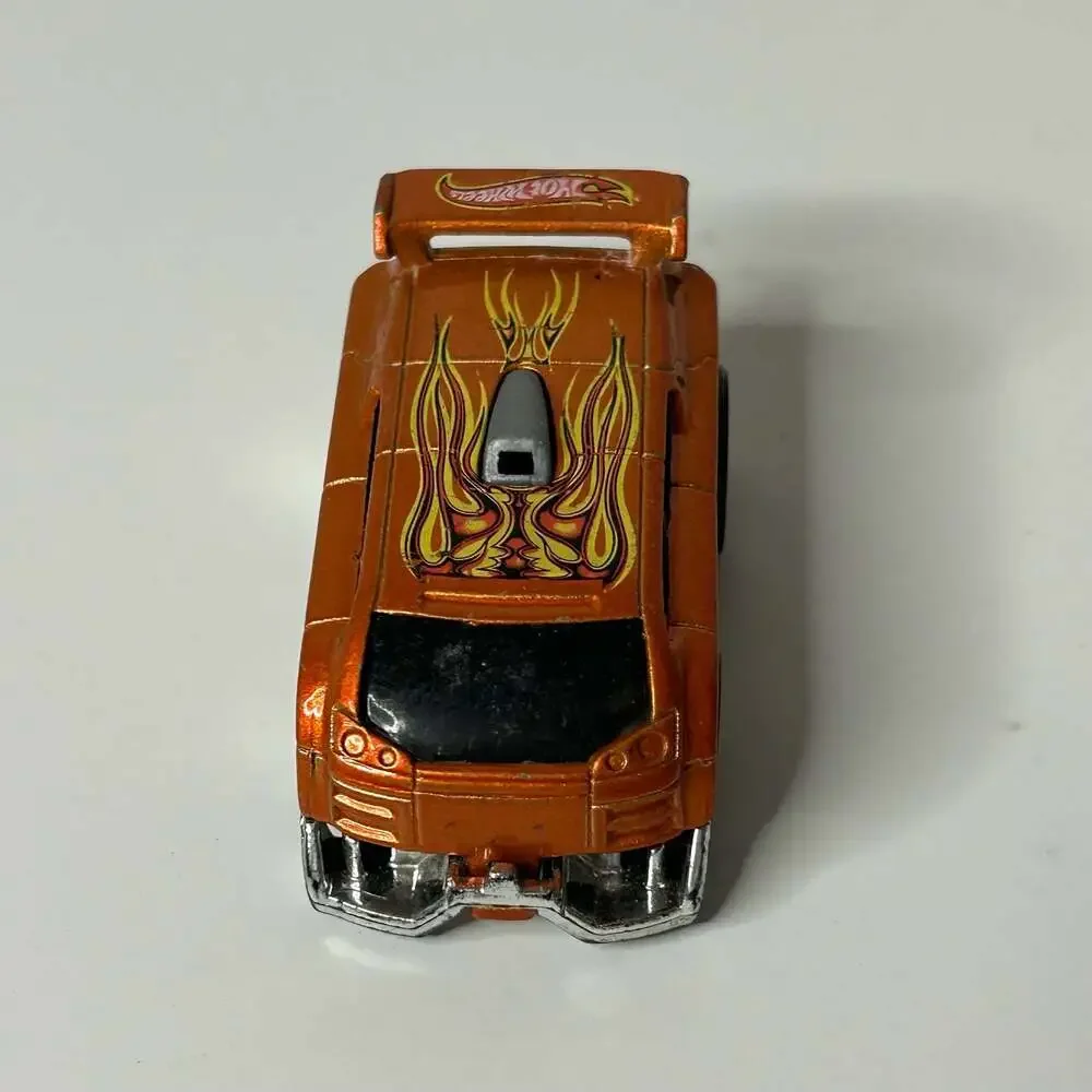 Hot Wheels paint chipping